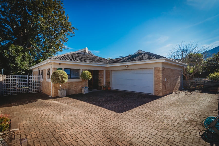 3 Bedroom Property for Sale in Heatherlands Western Cape